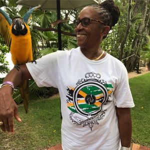 Meet your Posher, Claudette